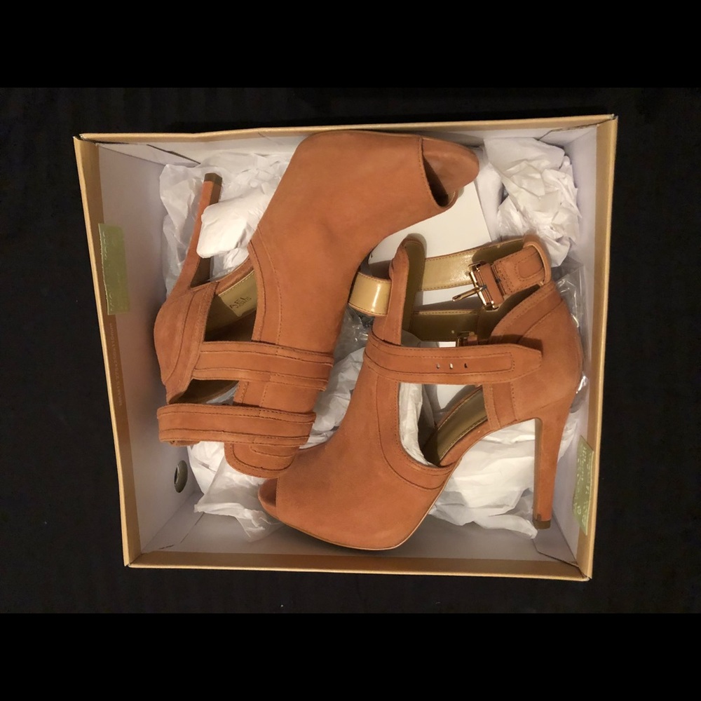 New beautiful shoes
